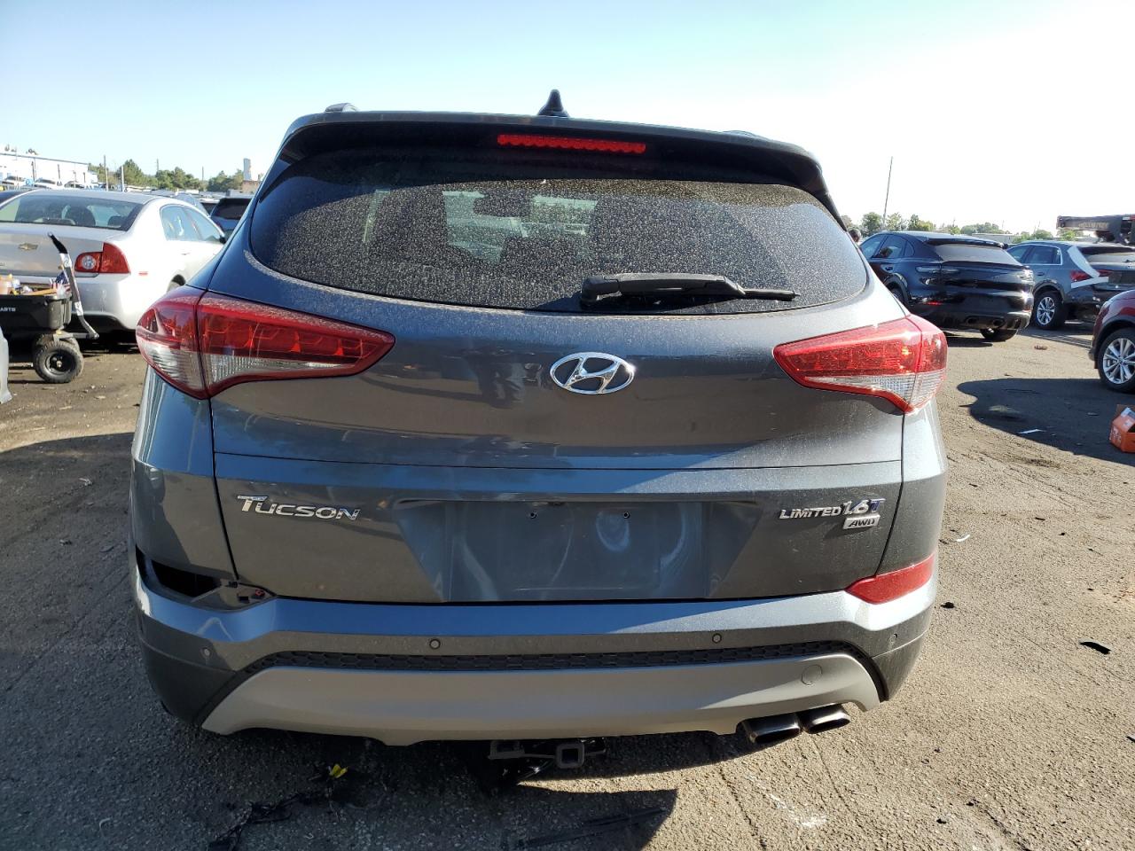 KM8J3CA28JU626060 2018 Hyundai Tucson Value