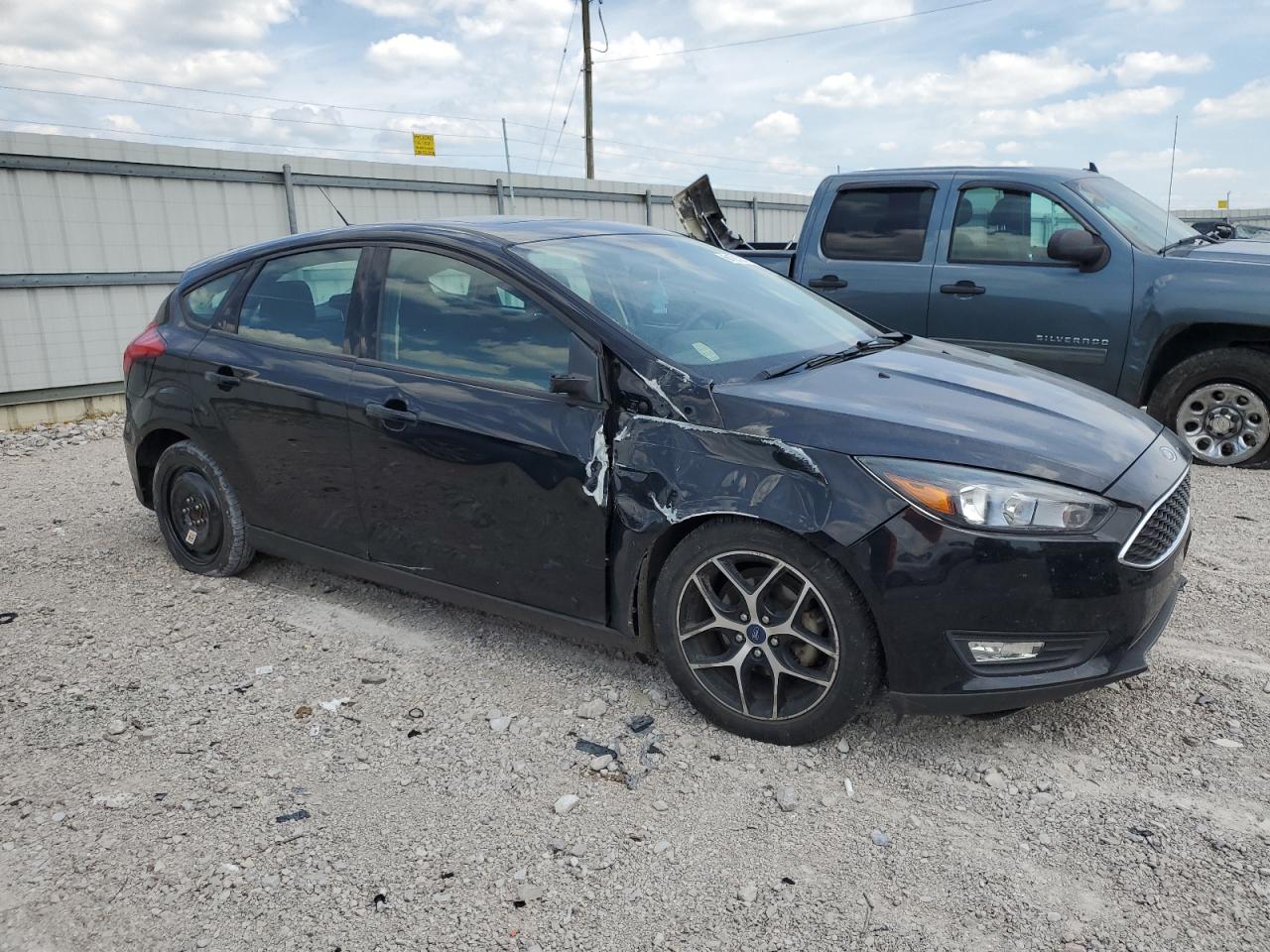 1FADP3M22HL332127 2017 Ford Focus Sel