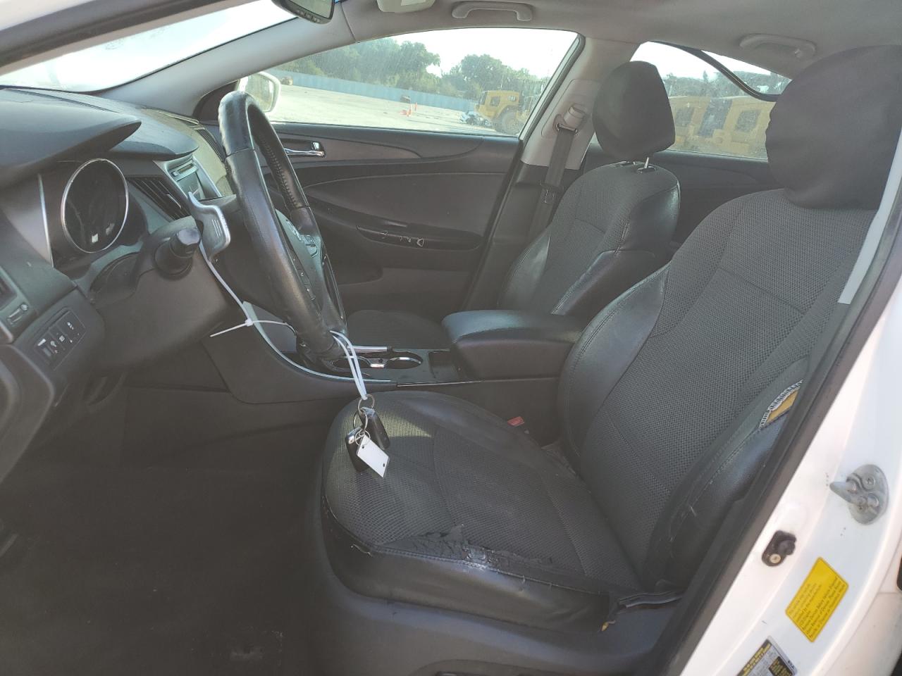 5NPEC4AC1BH270079 2011 Hyundai Sonata Se