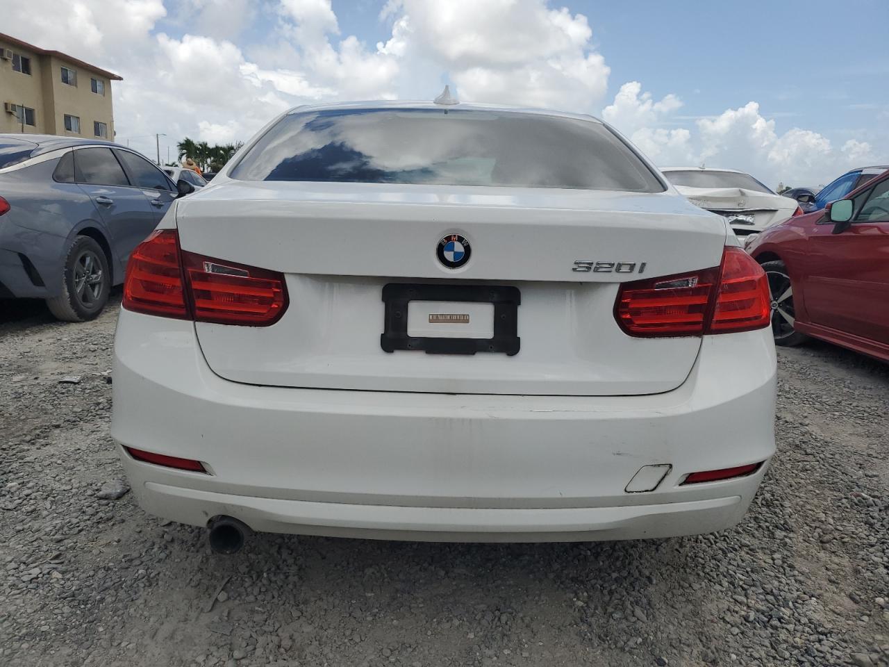 WBA3B1G54FNT04276 2015 BMW 320 I