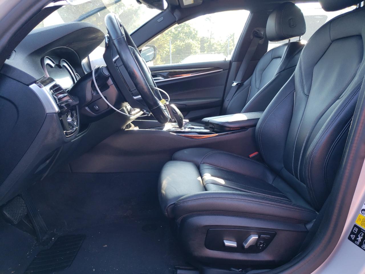 WBAJA7C50KG911387 2019 BMW 530 Xi