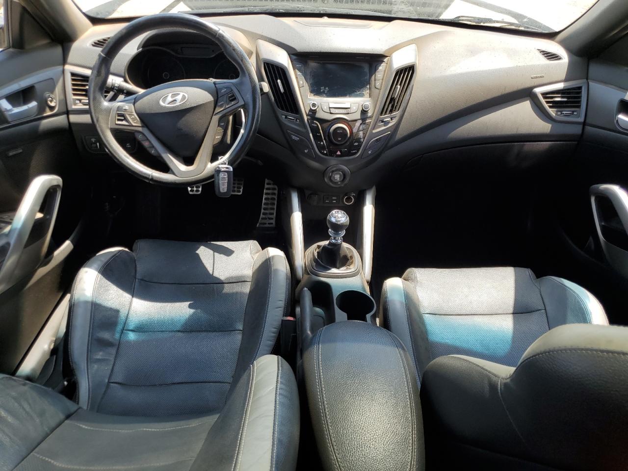 KMHTC6AE4GU249577 2016 Hyundai Veloster Turbo