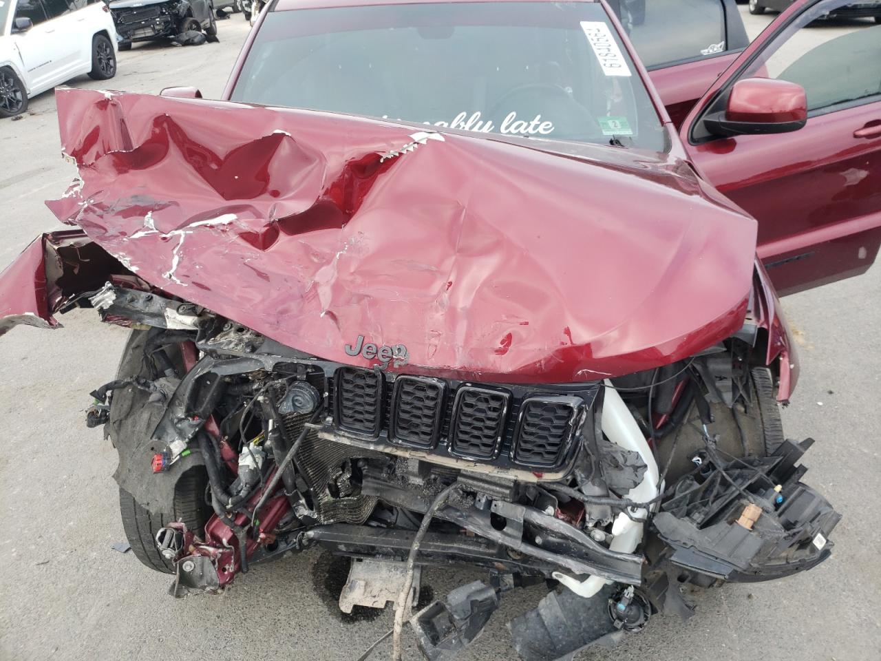 1C4RJFAG2JC105867 2018 Jeep Grand Cherokee Laredo