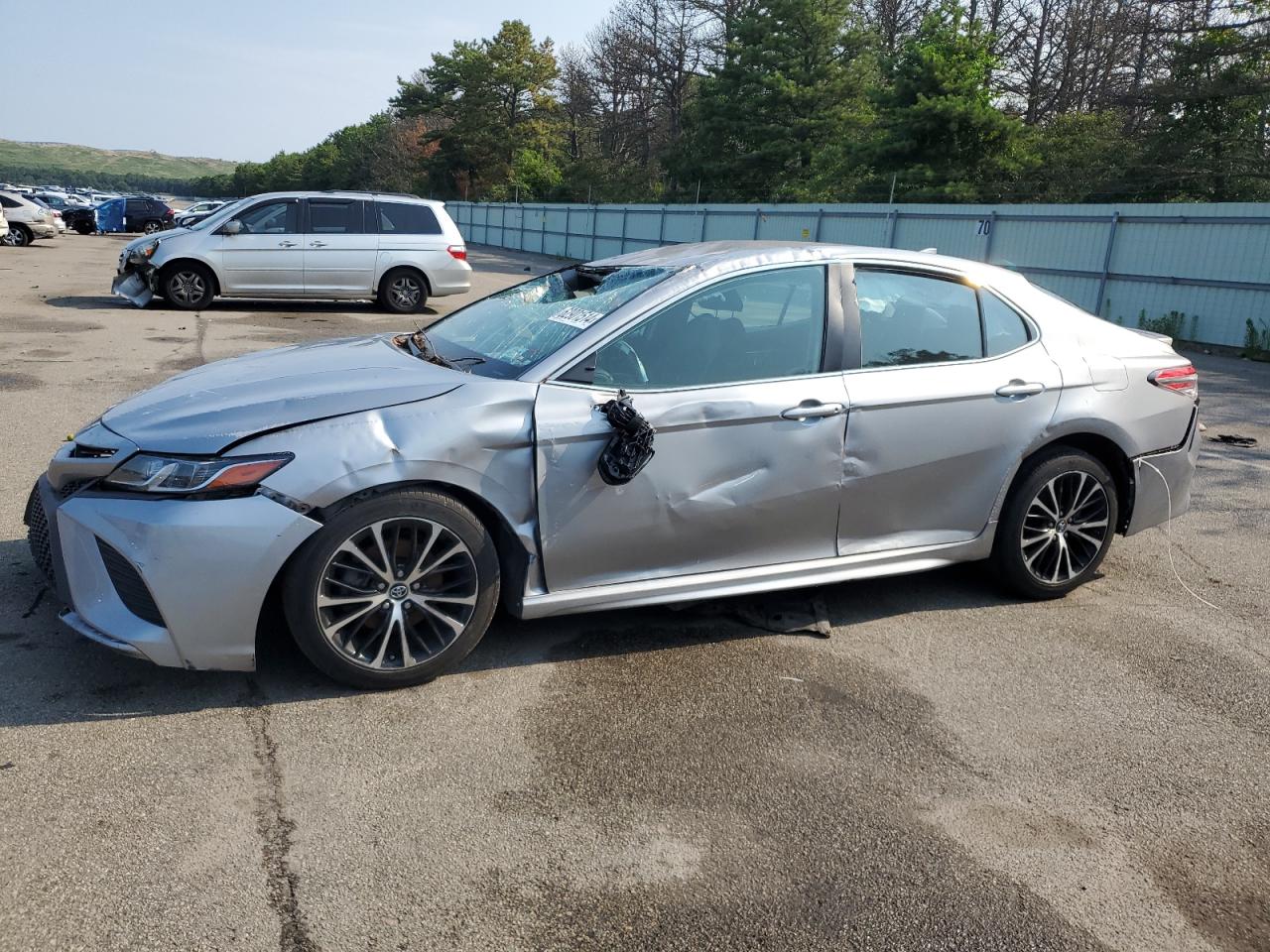 2019 Toyota Camry L vin: 4T1B11HK2KU186696