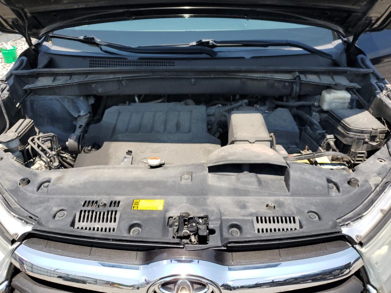 5TDJKRFH7GS228682 2016 Toyota Highlander Xle