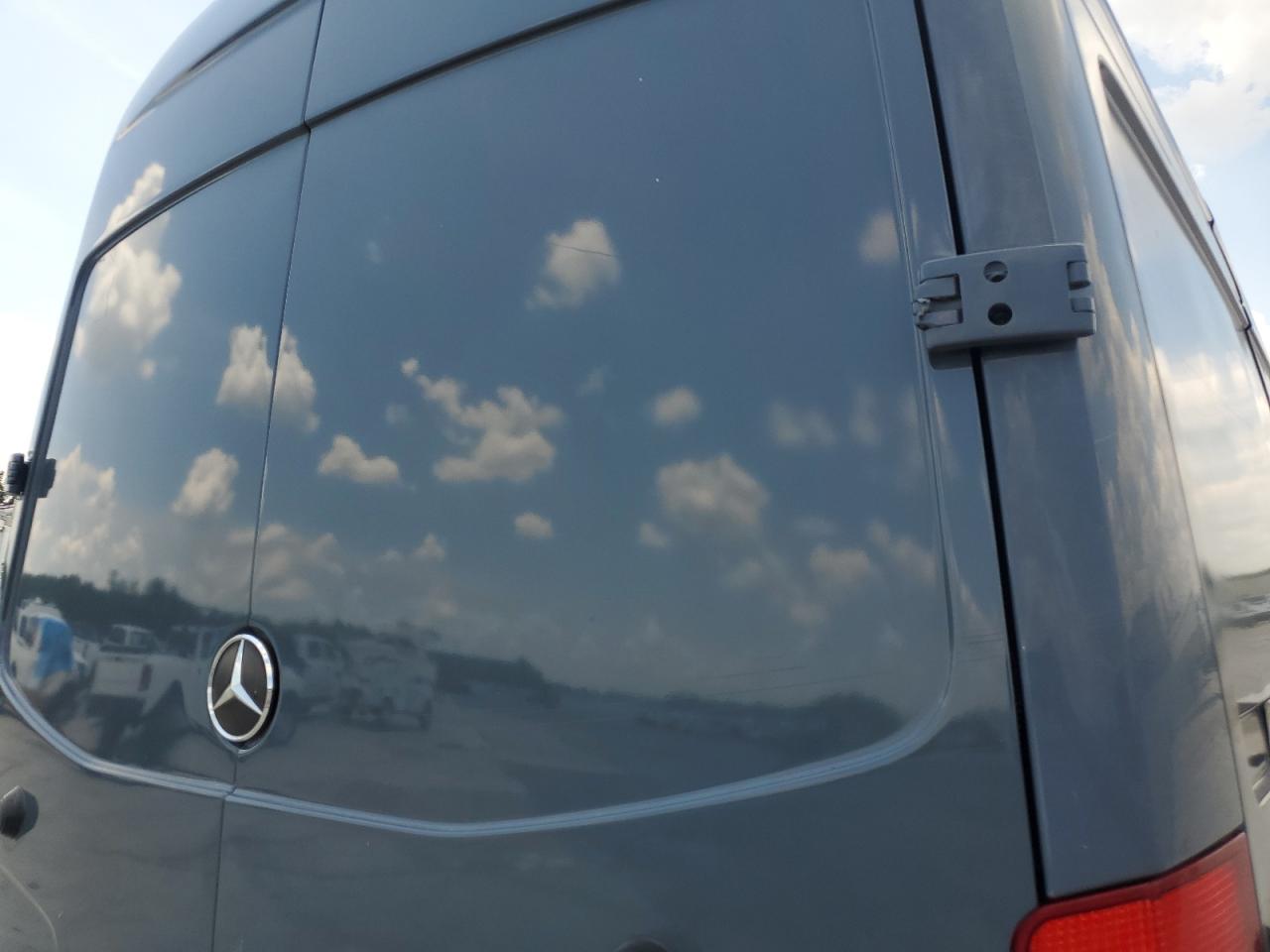 WD3PE7CD2JP636414 2018 Mercedes-Benz Sprinter 2500