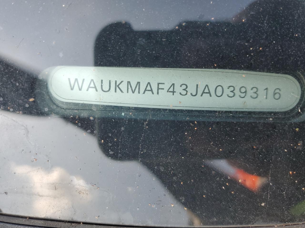 WAUKMAF43JA039316 2018 Audi A4 Premium