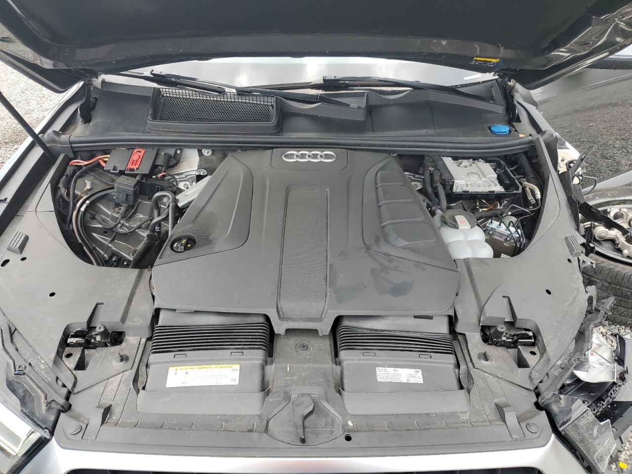 WA1LHAF75KD037079 2019 Audi Q7 Premium Plus