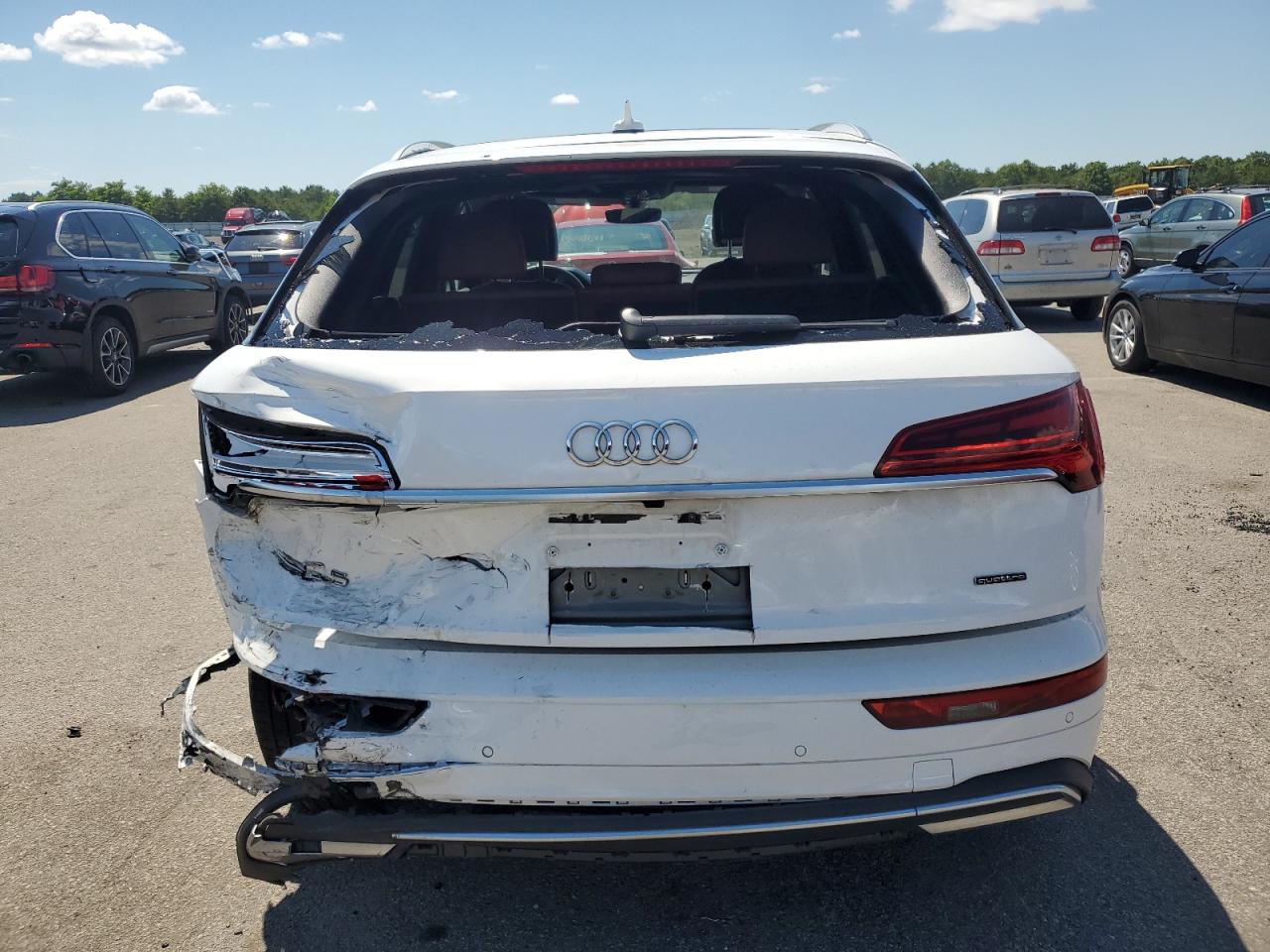 WA1AAAFY8M2114126 2021 Audi Q5 Premium