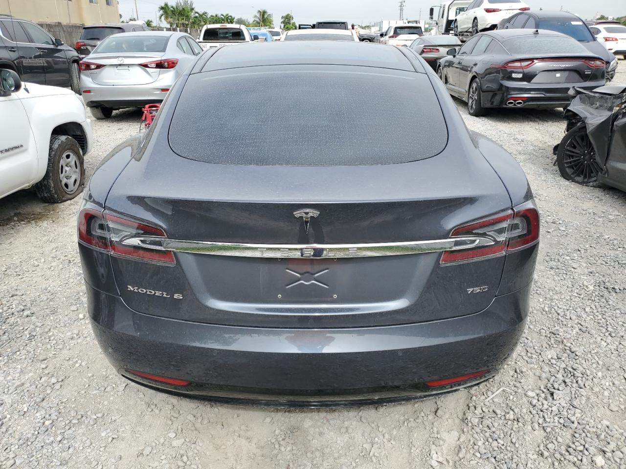 5YJSA1E24JF283477 2018 Tesla Model S