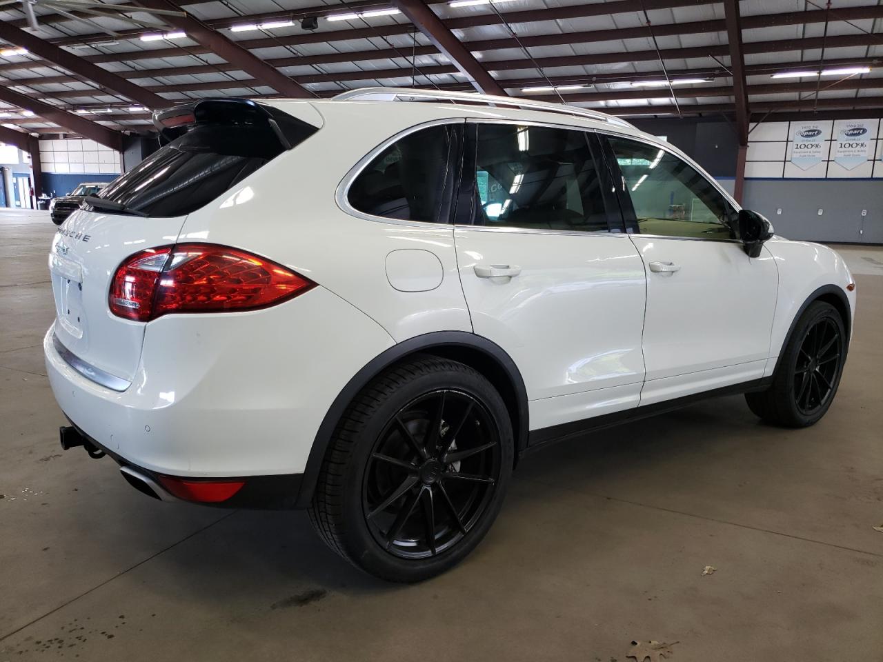 2012 Porsche Cayenne S vin: WP1AB2A22CLA48014