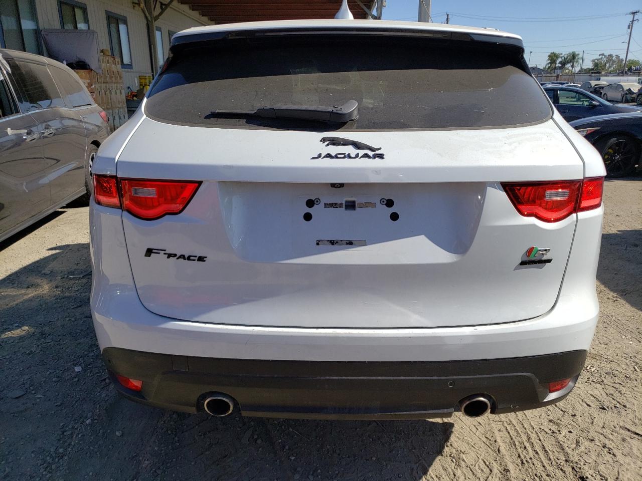 SADCL2BV6HA049867 2017 Jaguar F-Pace R - Sport