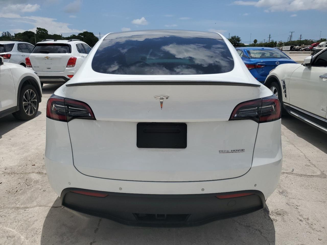 7SAYGDEFXNF372346 2022 Tesla Model Y