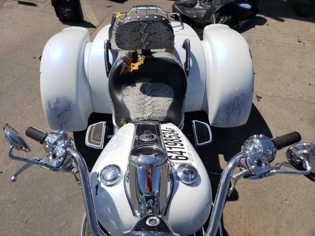 2016 HARLEY-DAVIDSON FLRT FREE 1HD1MCM1XGB851006