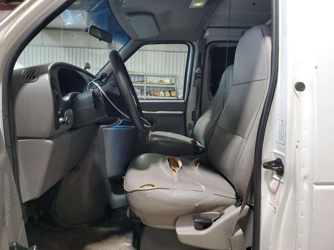 1FTHE2428VHA01952 1997 Ford Econoline E250 Van