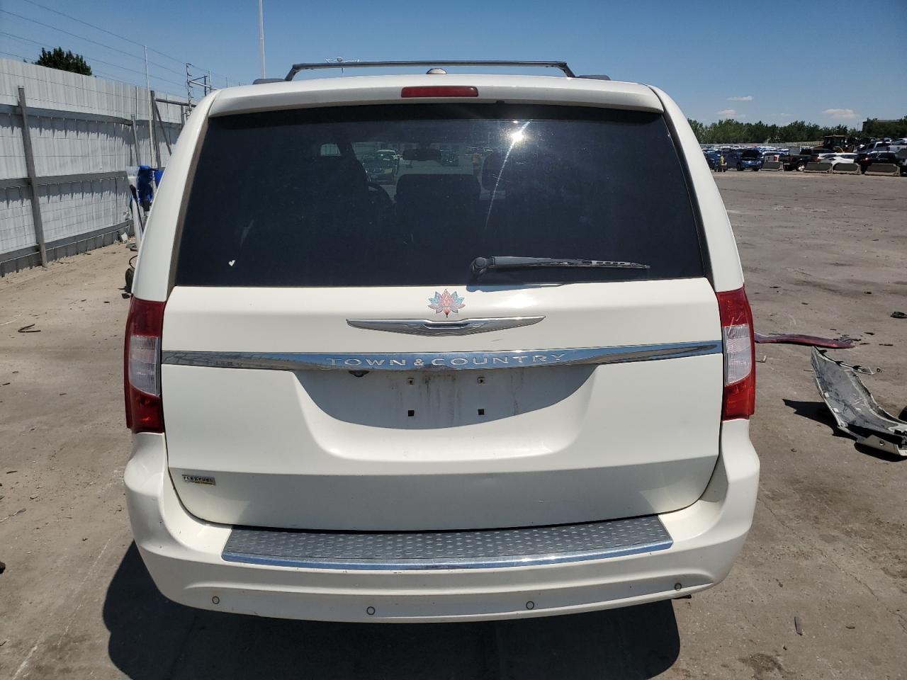 2A4RR5DG0BR723173 2011 Chrysler Town & Country Touring