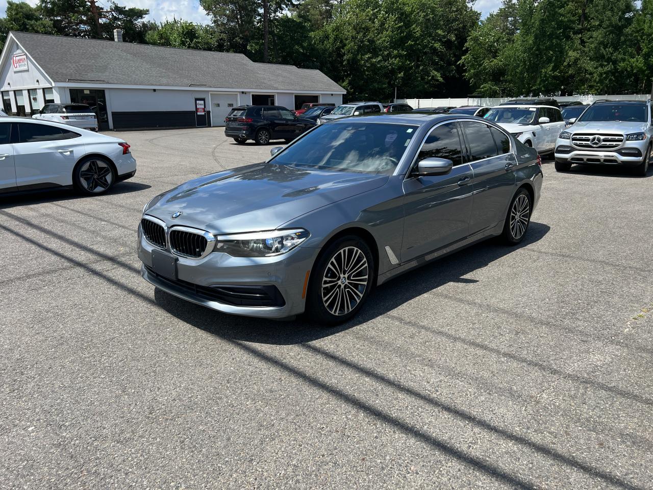 2019 BMW 530 Xi vin: WBAJA7C5XKWW48931