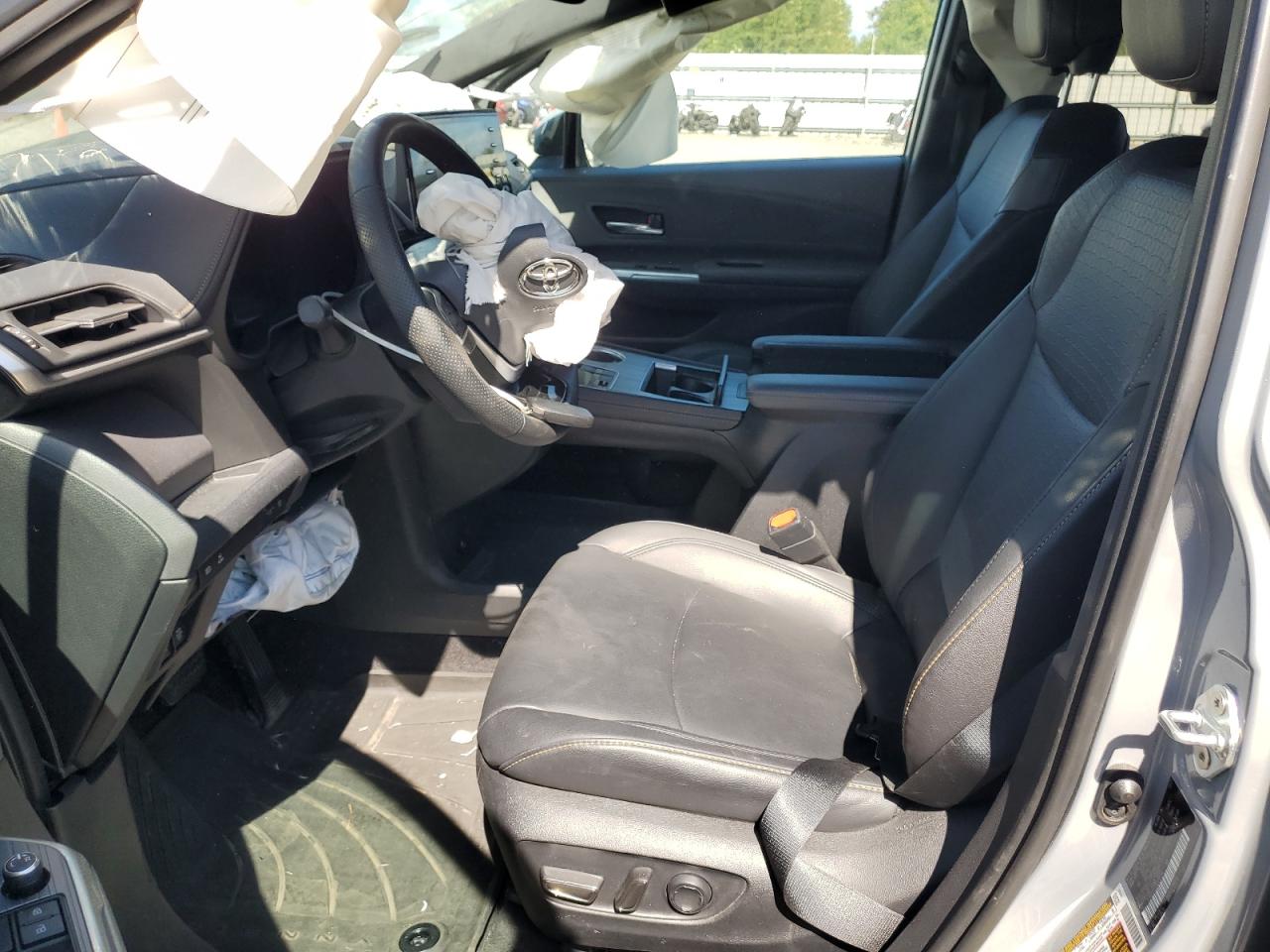 5TDASKFC2NS048244 2022 Toyota Sienna Xle