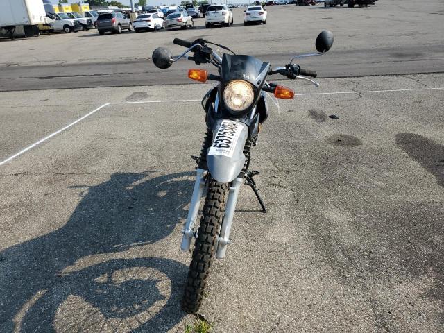 YAMAHA XT250 2023 gray  gas JYADG24E4PA016992 photo #3