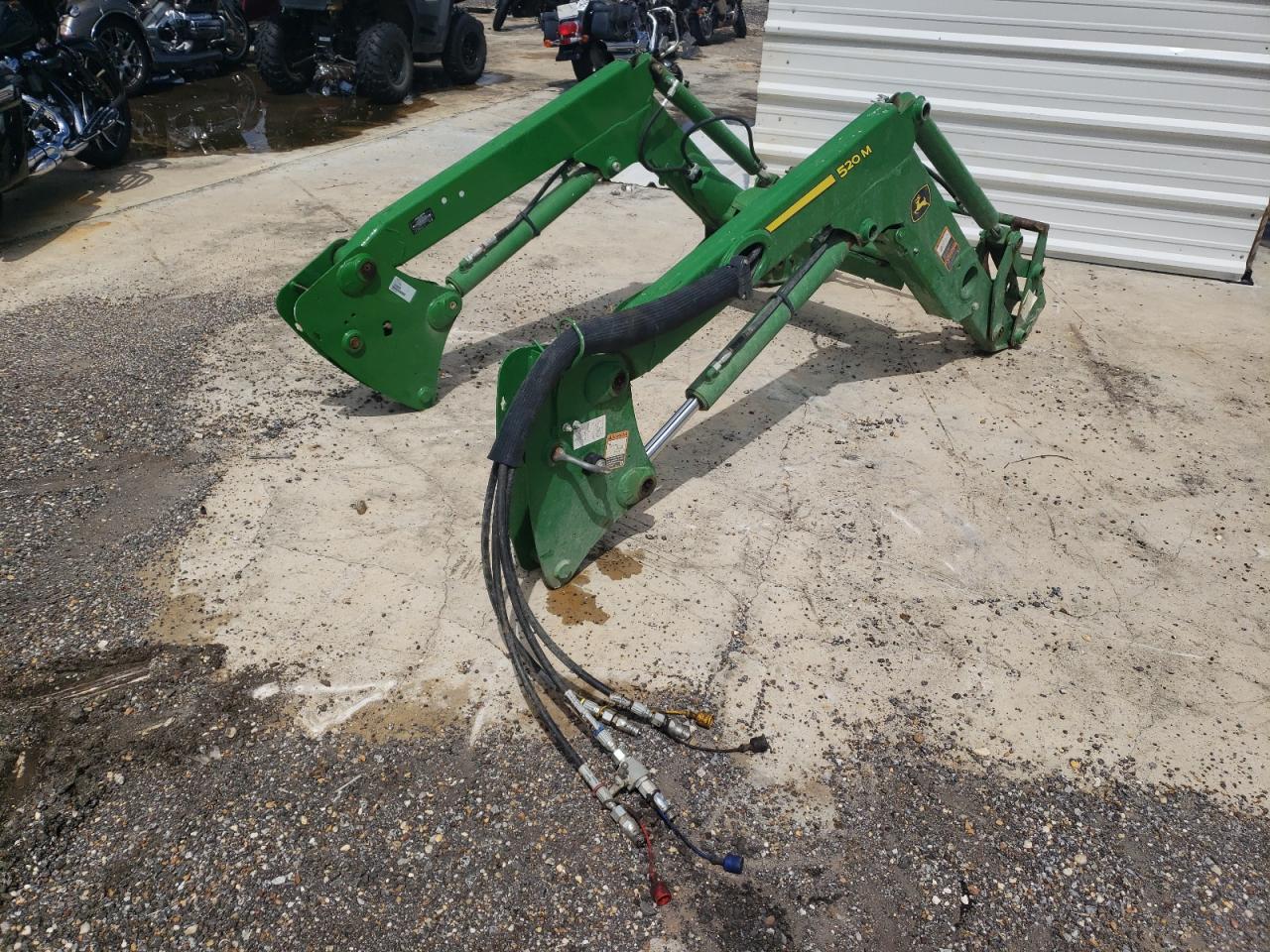 Lot #2686777772 2022 JOHN DEERE 520M