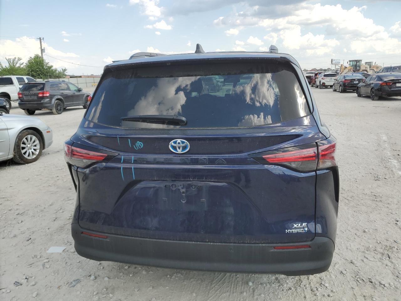 5TDYRKEC7NS123502 2022 Toyota Sienna Xle