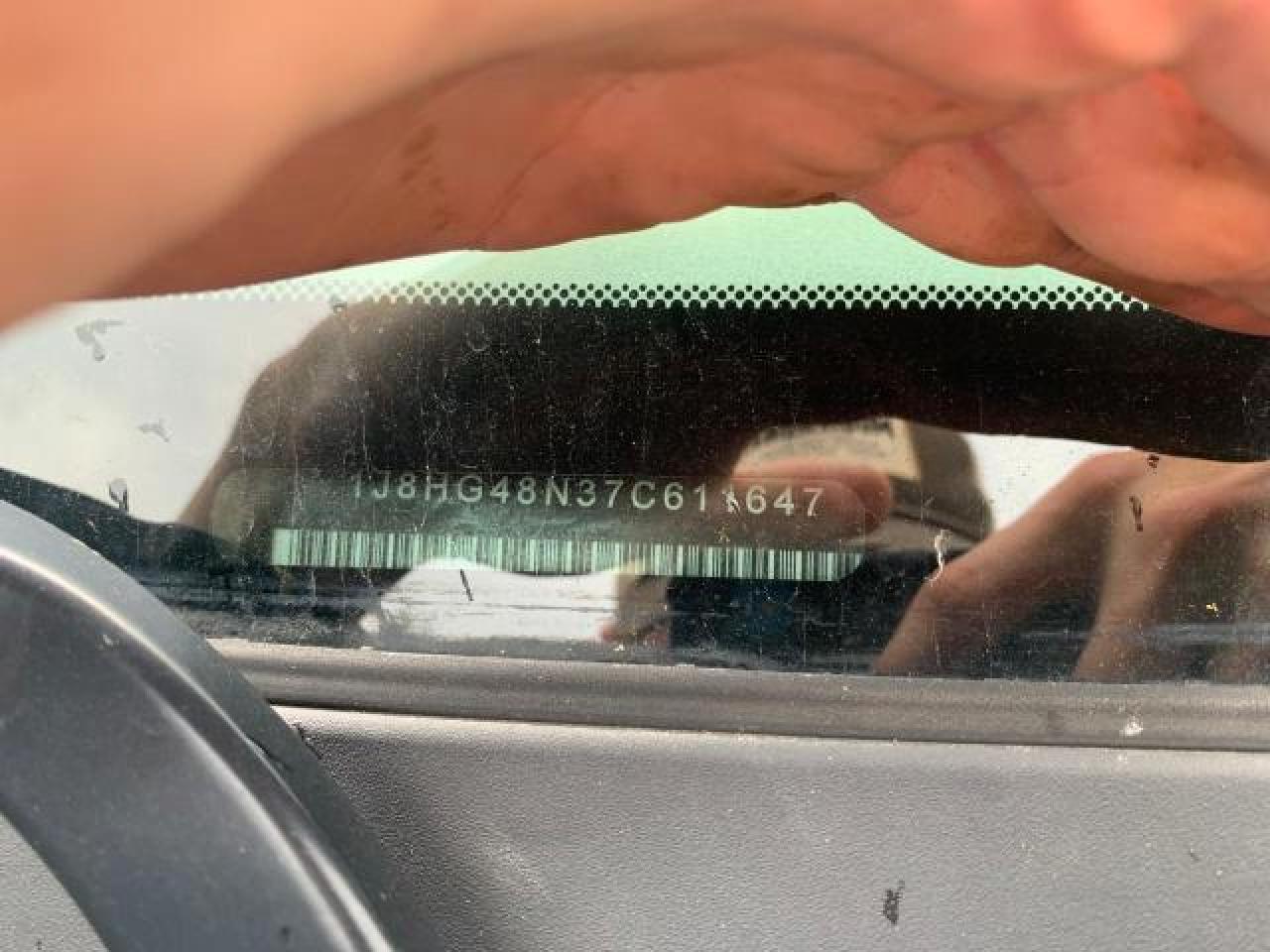 1J8HG48N37C611647 2007 Jeep Commander