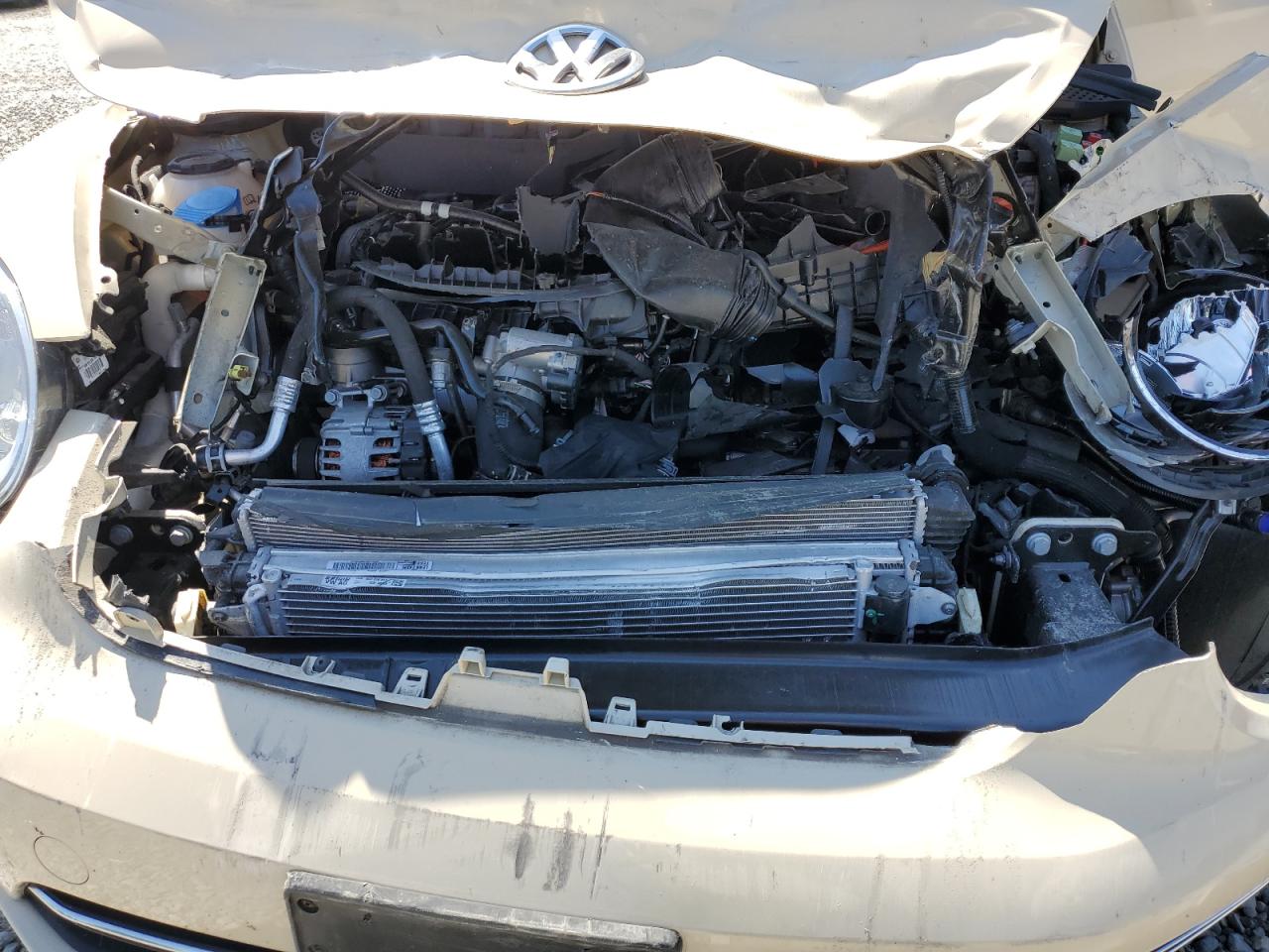 3VWFD7AT3KM705288 2019 Volkswagen Beetle S