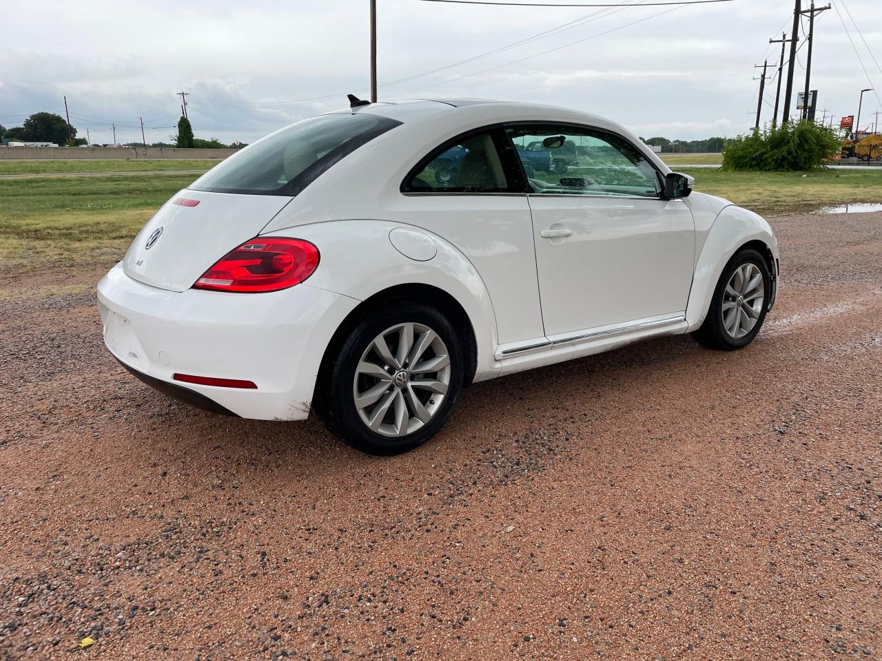 2013 Volkswagen Beetle vin: 3VWJL7AT9DM674404