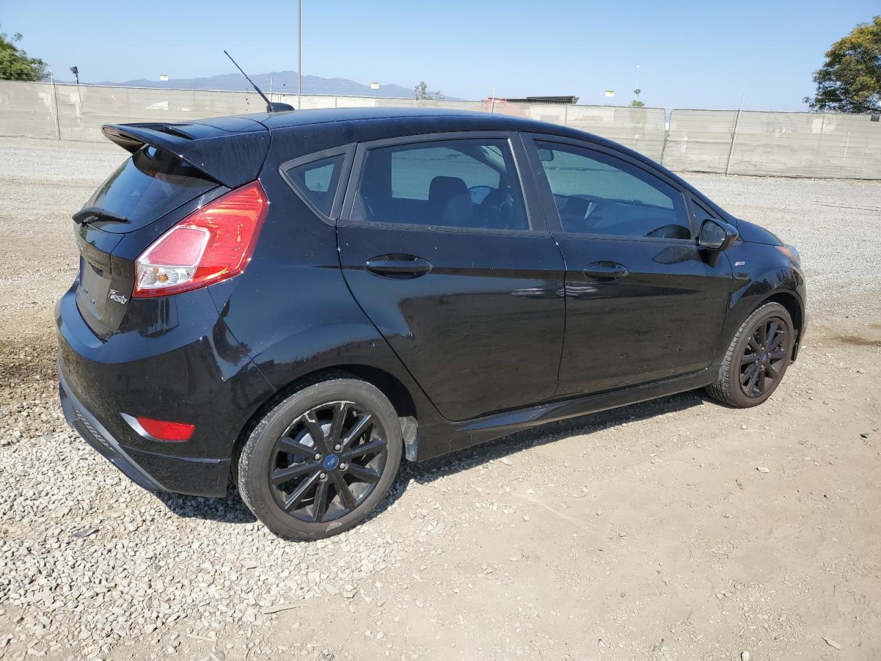 2019 Ford Fiesta St vin: 3FADP4DJ0KM130180