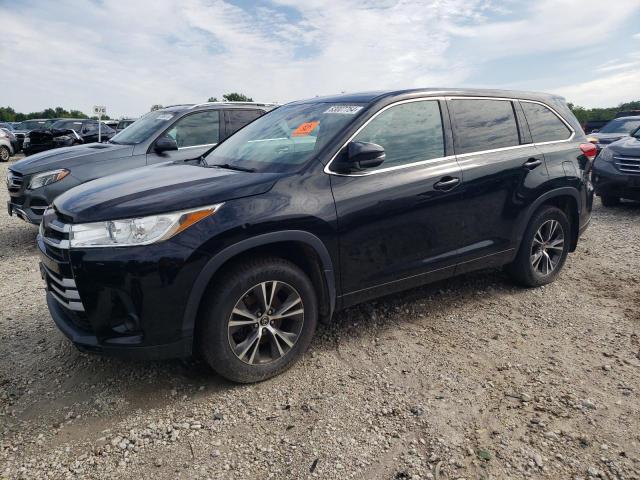 VIN 5TDBZRFH2JS824029 2018 Toyota Highlander, LE no.1