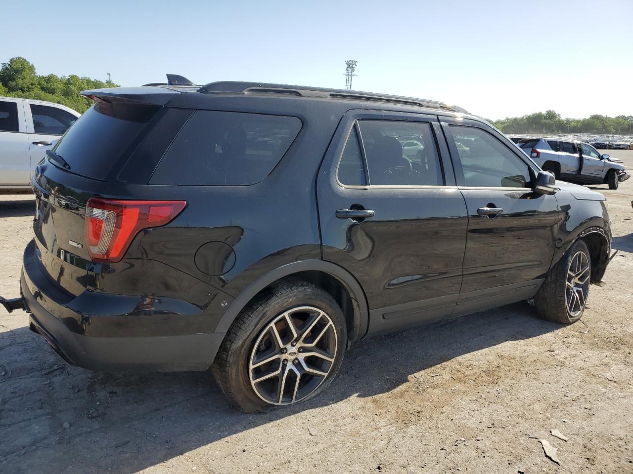 2016 Ford Explorer Sport vin: 1FM5K8GT6GGB17853