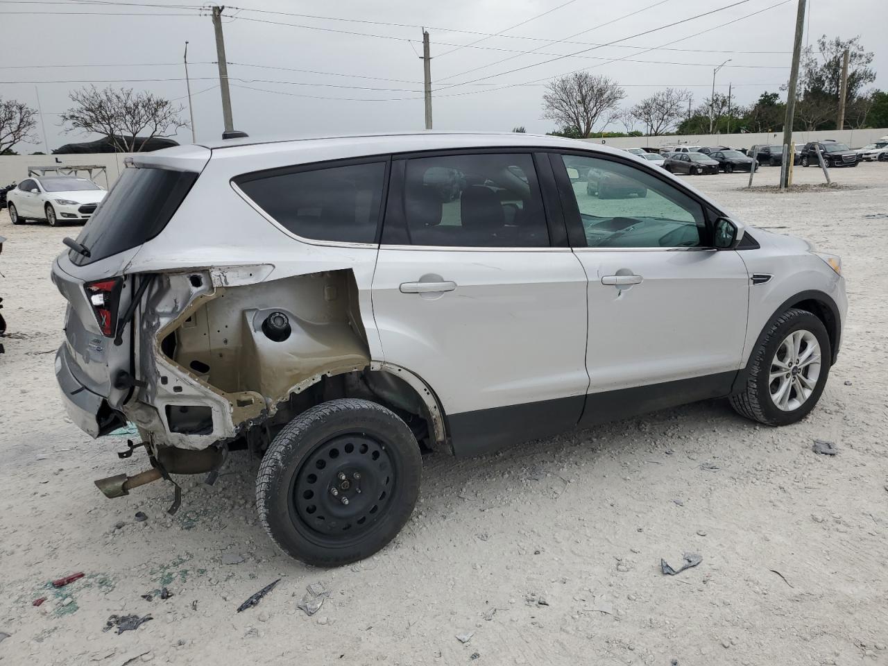 2017 Ford Escape Se vin: 1FMCU9G96HUC07549