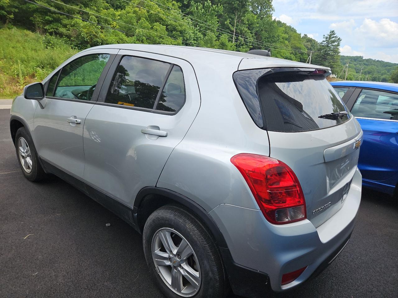 2020 Chevrolet Trax Ls vin: KL7CJNSB1LB017384