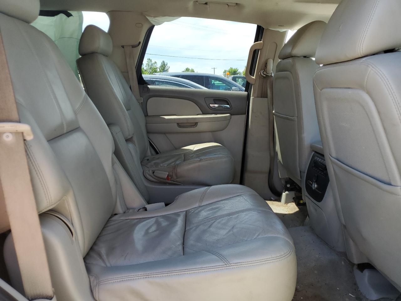 1GNUKBE05AR155891 2010 Chevrolet Tahoe K1500 Lt