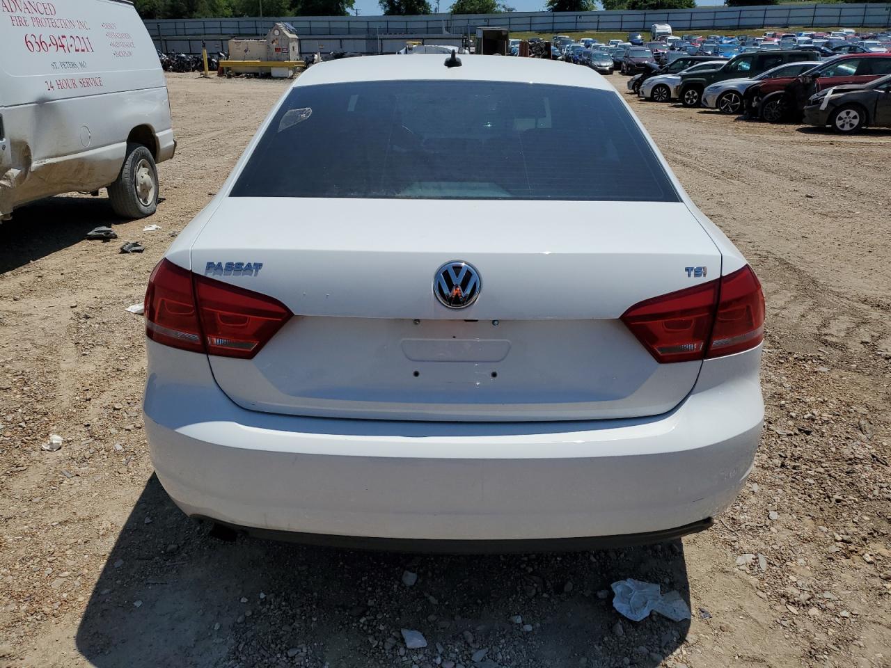 1VWAT7A37FC110142 2015 Volkswagen Passat S