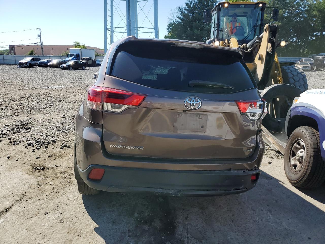 Lot #2821280977 2018 TOYOTA HIGHLANDER