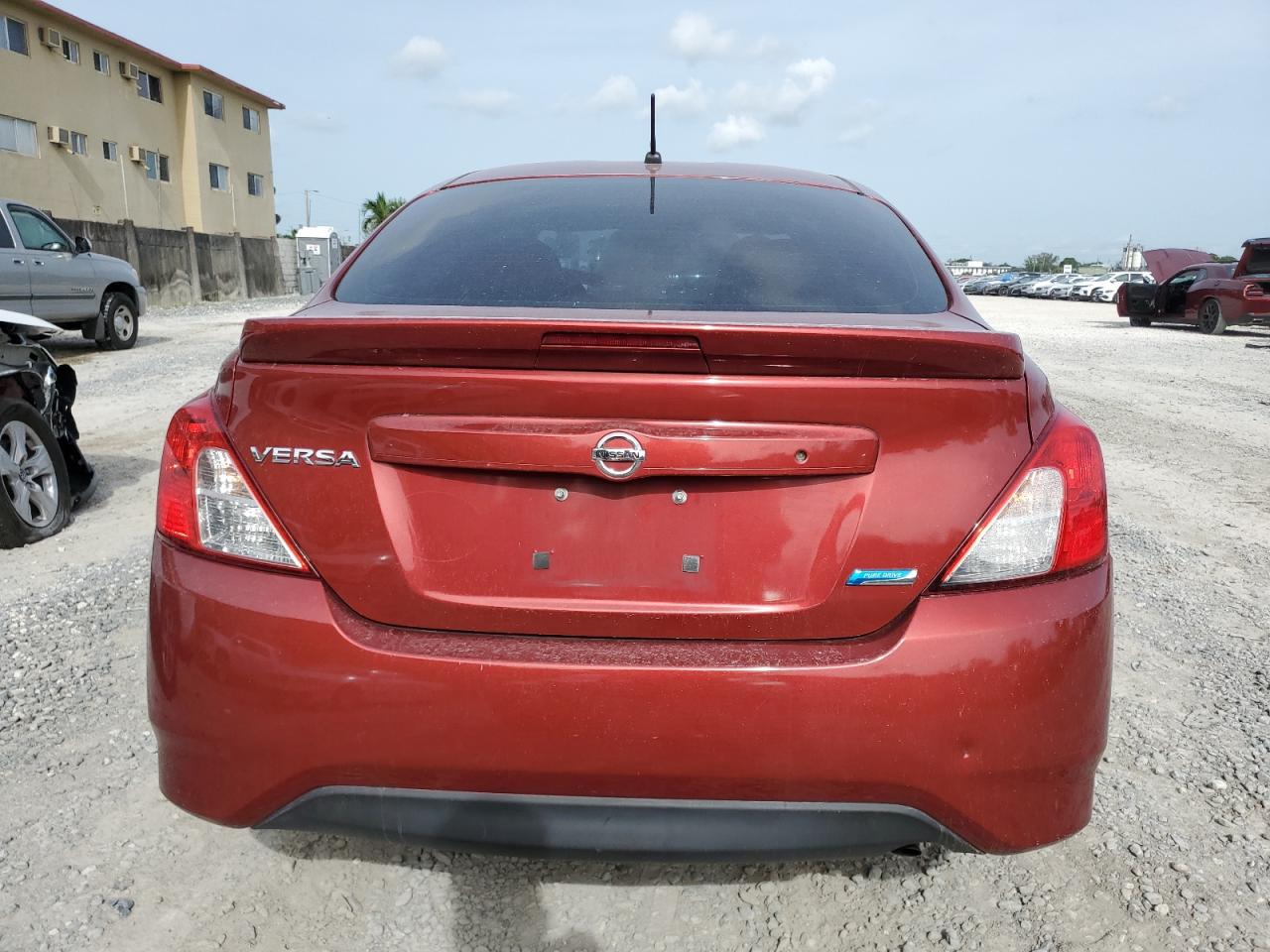 2016 Nissan Versa S vin: 3N1CN7AP8GL883896