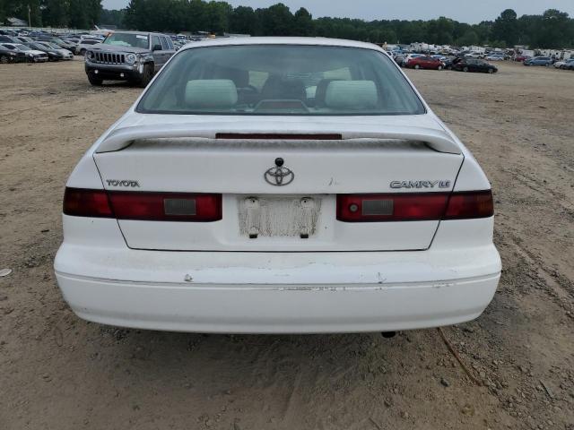 1999 Toyota Camry Le VIN: JT2BG22K0X0296462 Lot: 61924474