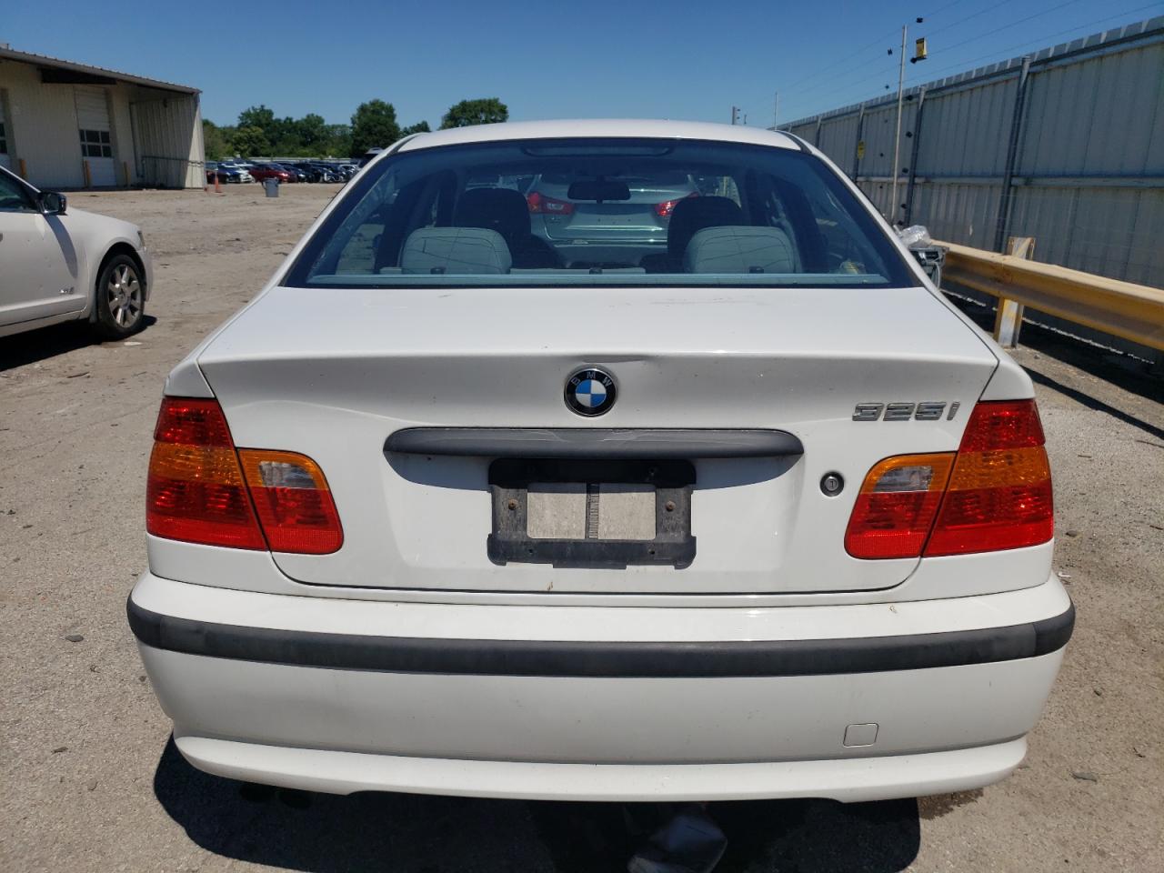 WBAEV33412PD55180 2002 BMW 325 I