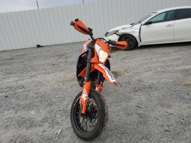 KTM 690 SMC R 2023 orange  gas VBKLSV40XPM751333 photo #3