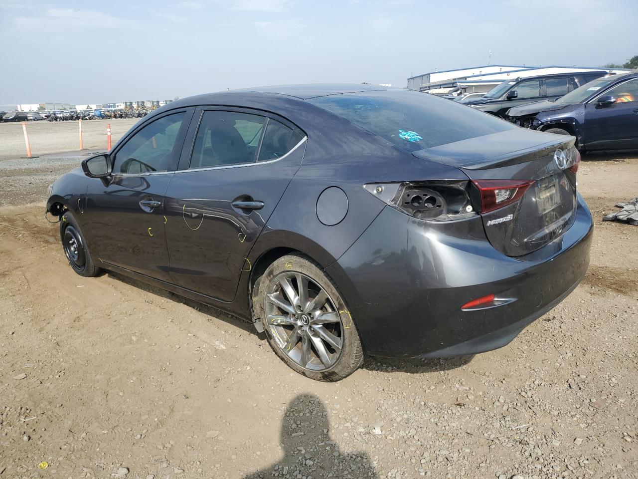 2018 Mazda 3 Touring vin: 3MZBN1V39JM246270