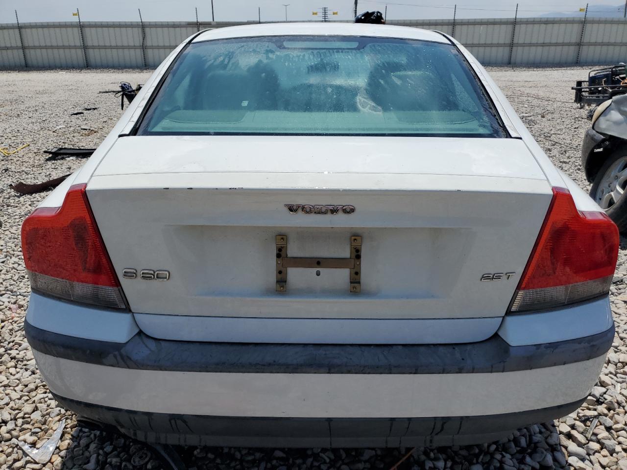 Lot #2936213902 2004 VOLVO S60 2.5T