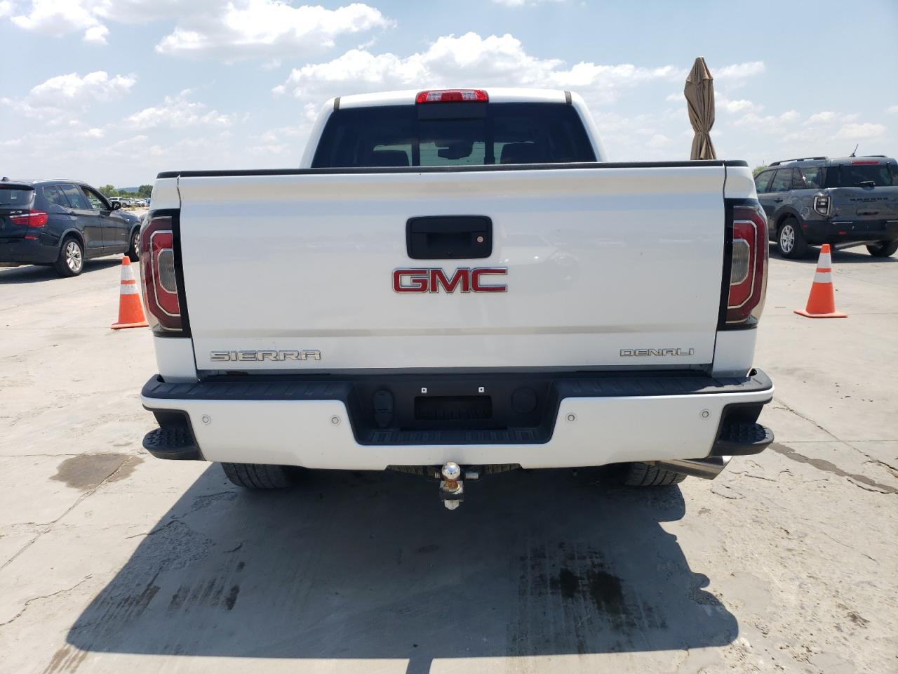 2017 GMC Sierra K1500 Denali vin: 3GTU2PEJ7HG422019