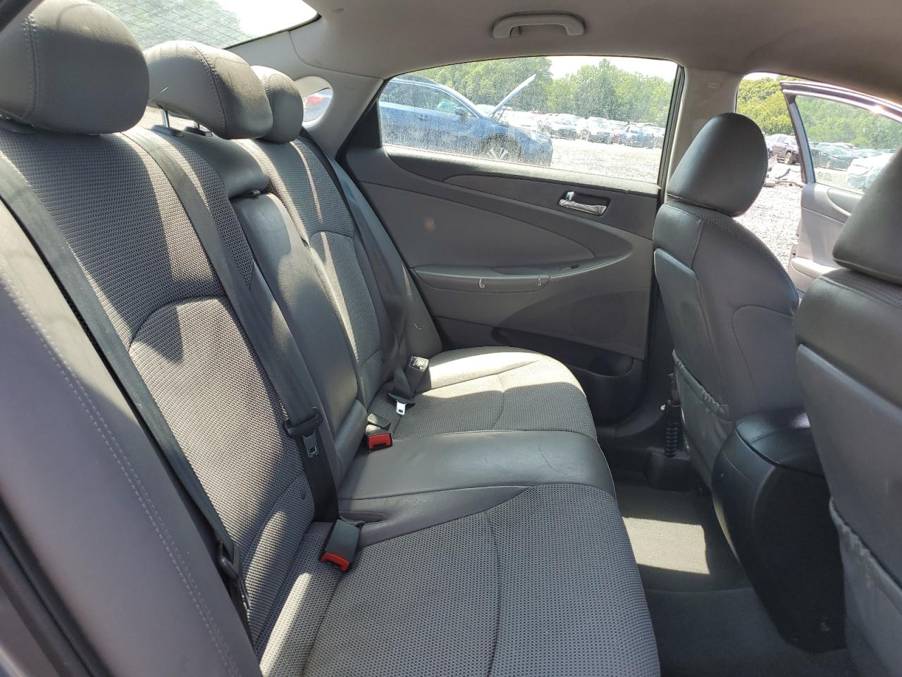 5NPEC4AC2DH762056 2013 Hyundai Sonata Se