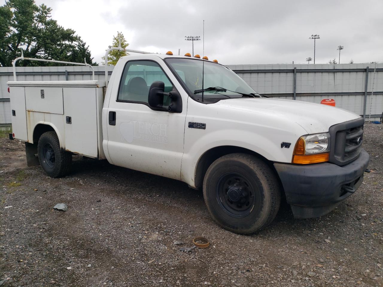 Lot #2972176129 2001 FORD F350 SRW S