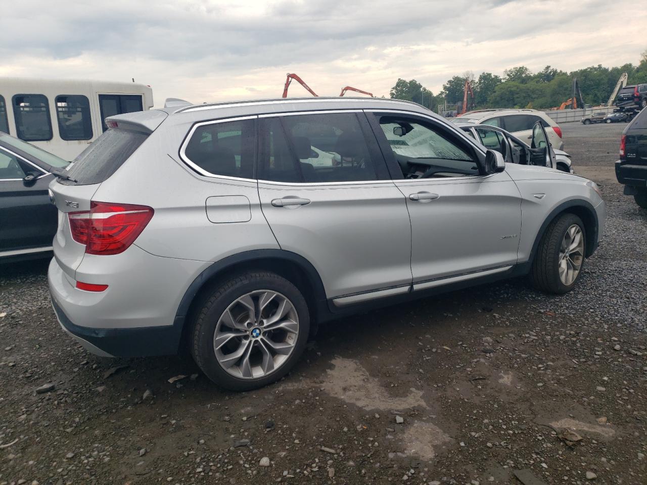 5UXWX9C54H0T02340 2017 BMW X3 xDrive28I