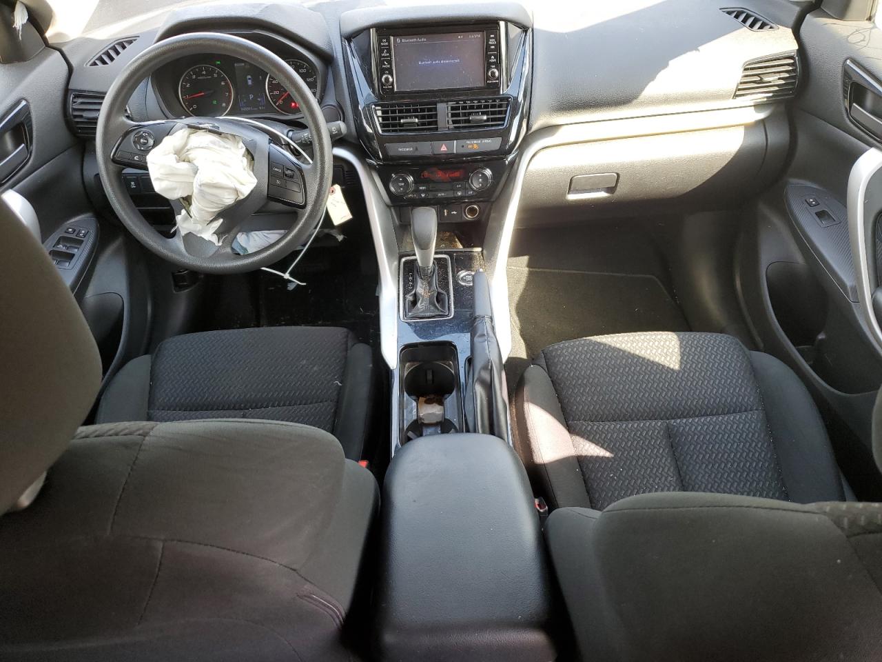 JA4ATUAA1NZ043298 2022 Mitsubishi Eclipse Cross Es