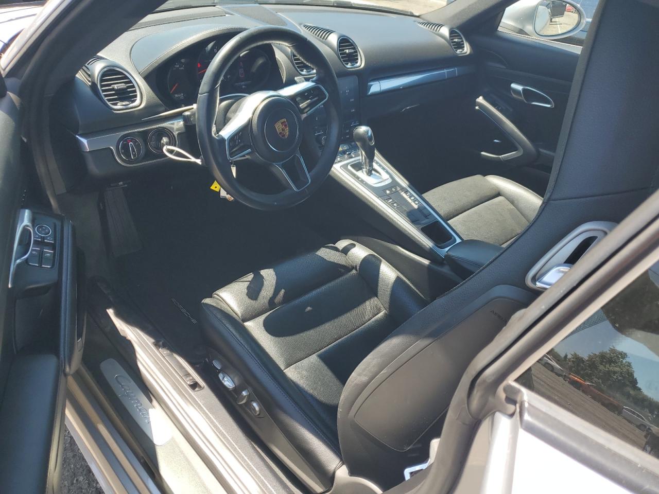 WP0AA2A89KS260986 2019 Porsche Cayman Base