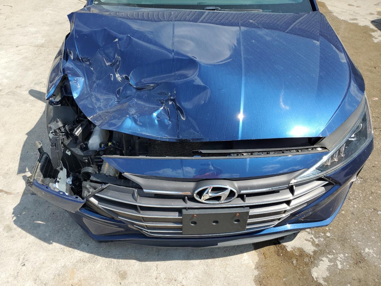 5NPD84LF8KH413744 2019 Hyundai Elantra Sel