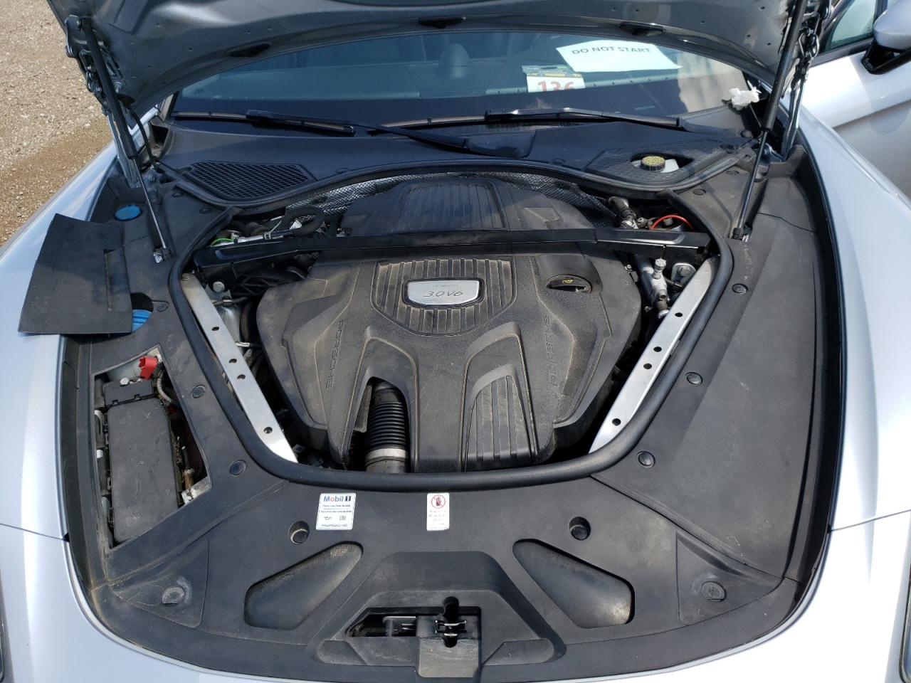 WP0AA2A79JL102387 2018 Porsche Panamera 4